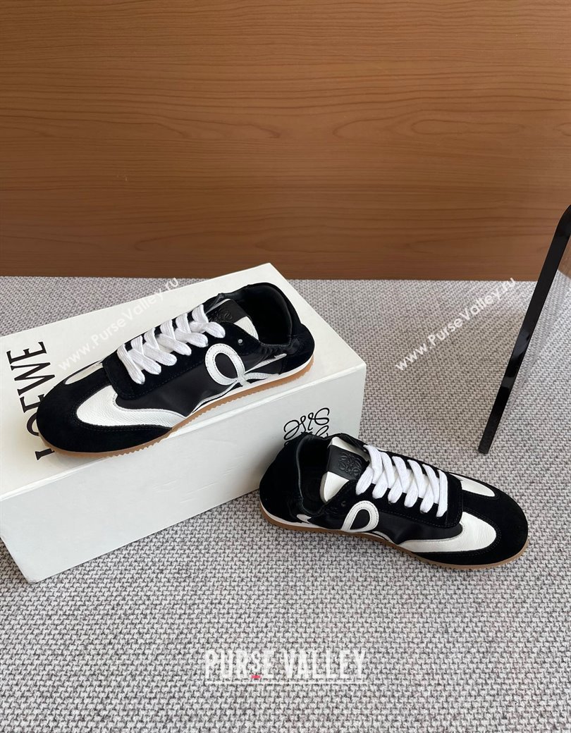 Loewe Ballet Runner 2.0 Sneakers in calfskin, nylon and suede Black/White2 2025 ( For Women and Men) (KL-250221033)