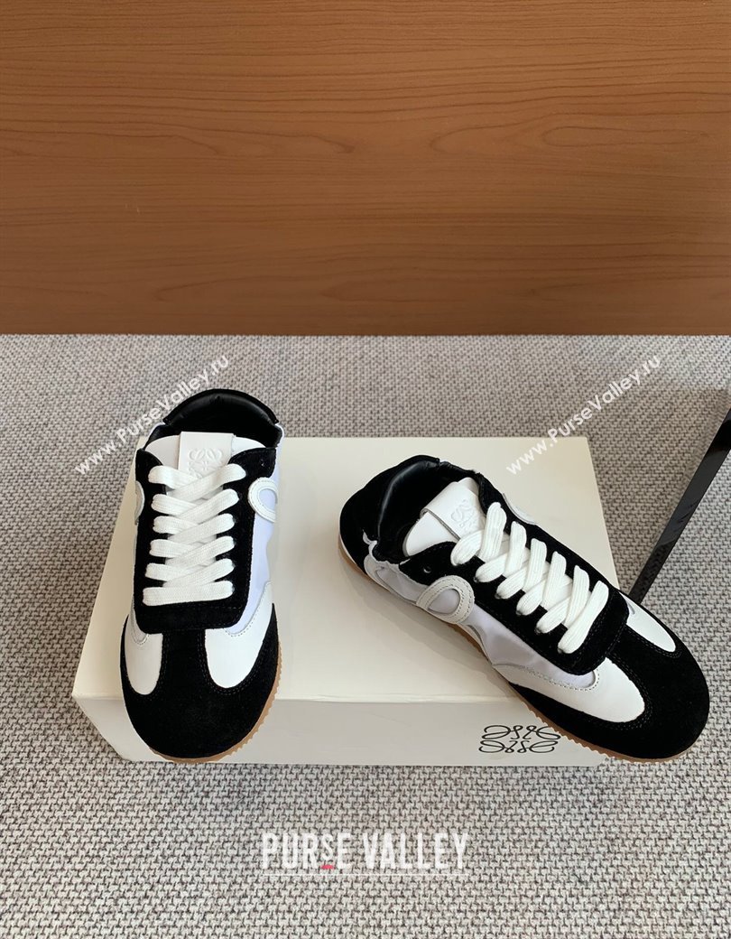 Loewe Ballet Runner 2.0 Sneakers in calfskin, nylon and suede White/Black2 2025 ( For Women and Men) (KL-250221034)