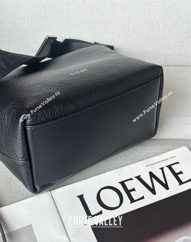 Loewe Small Cubi crossbody bag in supple grained calfskin Black 2025 2201S（No Charm) (nana-250408038)