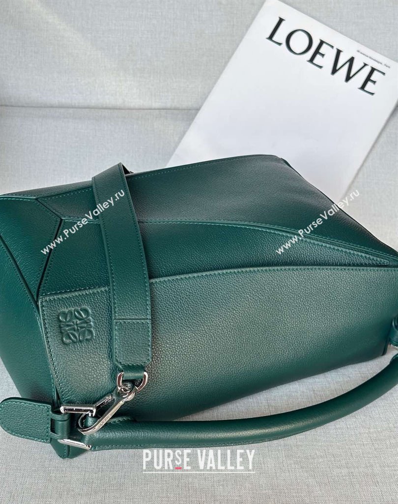 Loewe Large Puzzle Edge bag in supple grained calfskin Evergreen 2025 061606 (nana-250408042)