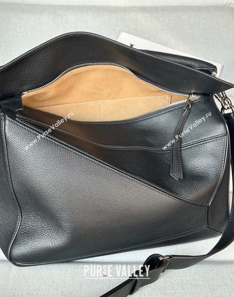 Loewe Large Puzzle Edge bag in supple grained calfskin Black 2025 061606 (nana-250408044)