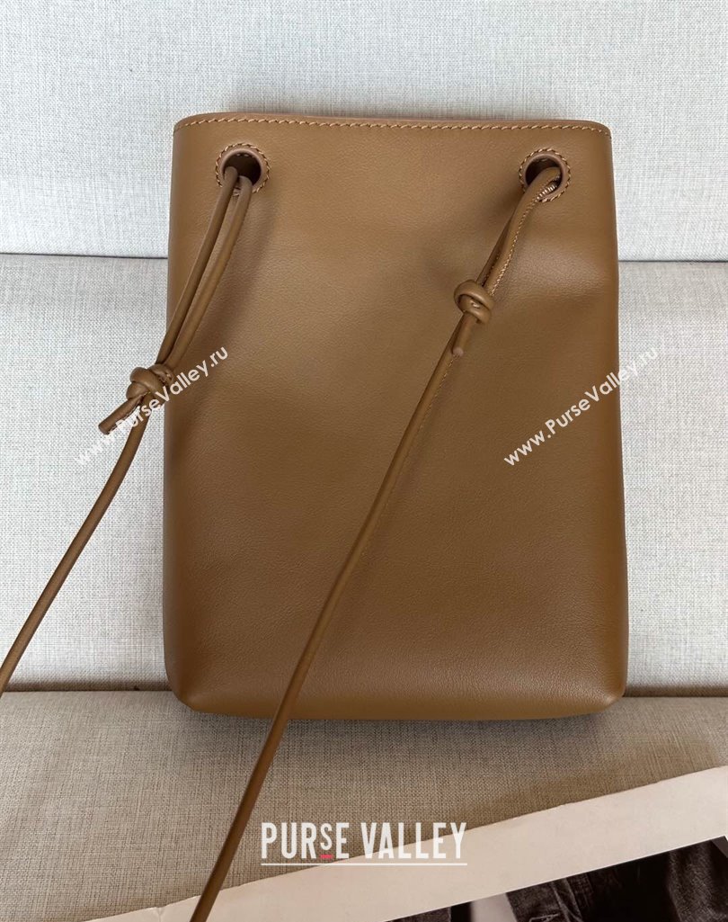 Loewe Pebble pouch Mini Bag in Smooth Calfskin Oak Brown 2025 9531 (nana-250408024)