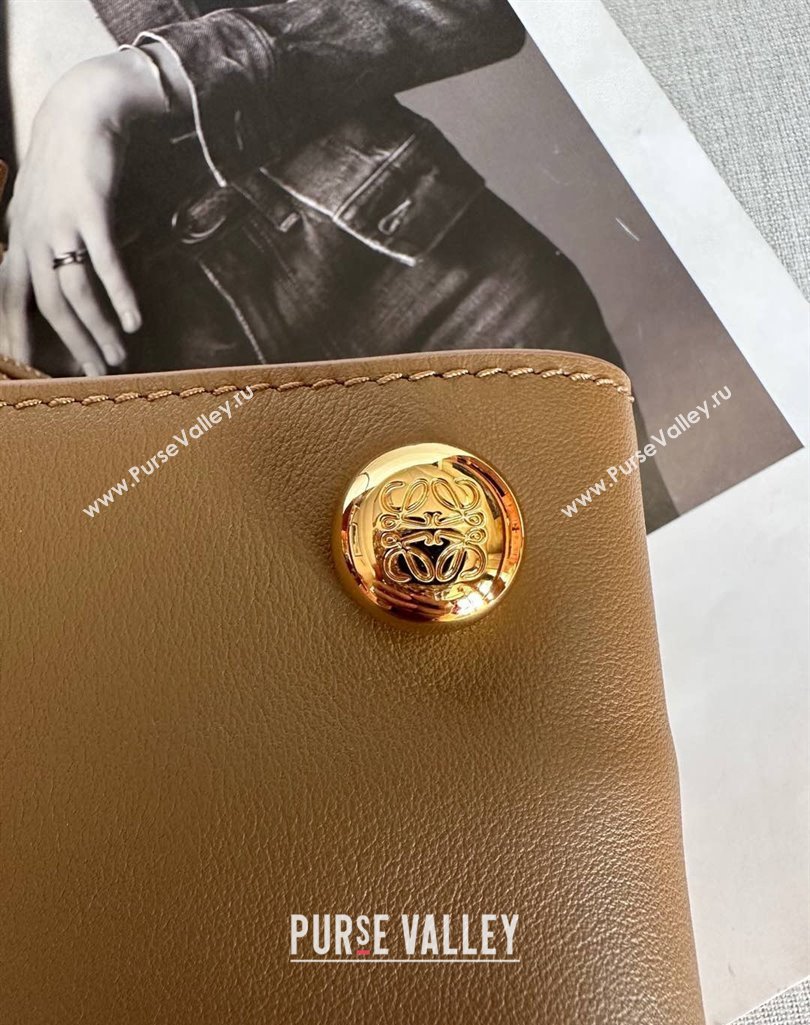 Loewe Pebble pouch Mini Bag in Smooth Calfskin Oak Brown 2025 9531 (nana-250408024)