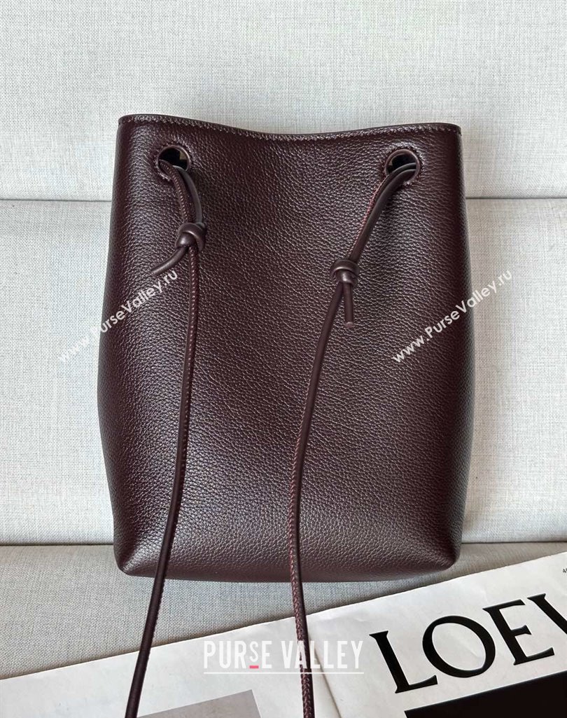 Loewe Pebble pouch Mini Bag in Grained Calfskin Oxblood 2025 9531 (nana-250408027)