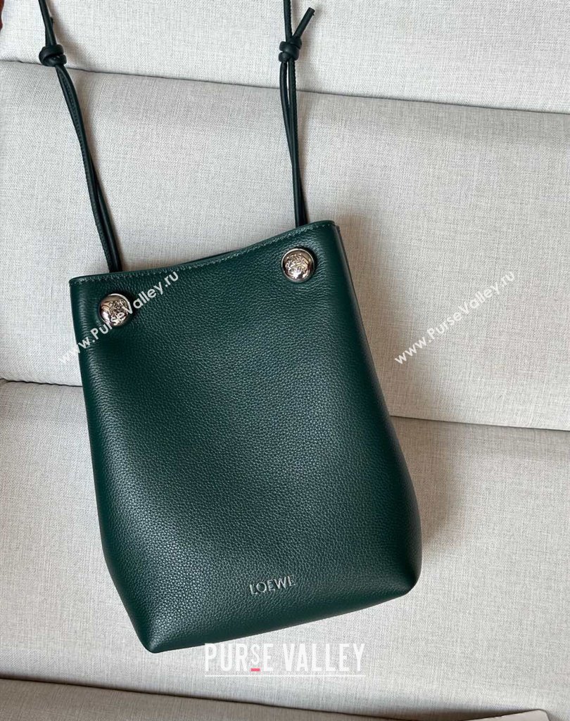 Loewe Pebble pouch Mini Bag in Grained Calfskin Evergreen 2025 9531 (nana-250408028)