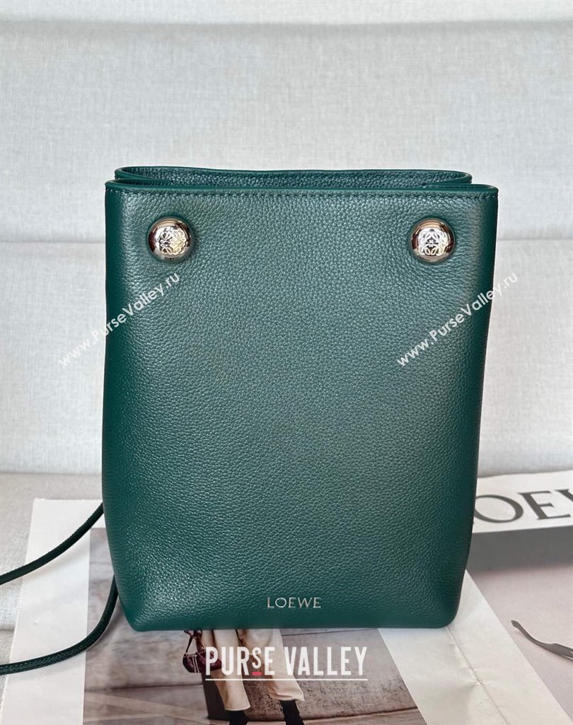 Loewe Pebble pouch Mini Bag in Grained Calfskin Evergreen 2025 9531 (nana-250408028)