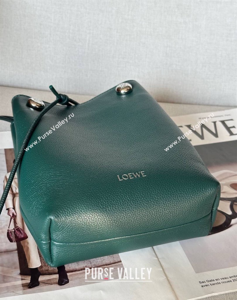 Loewe Pebble pouch Mini Bag in Grained Calfskin Evergreen 2025 9531 (nana-250408028)