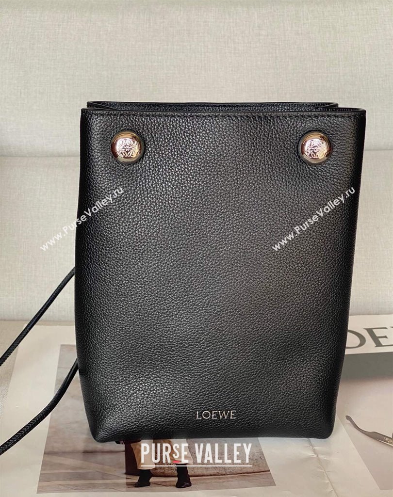 Loewe Pebble pouch Mini Bag in Grained Calfskin Black 2025 9531 (nana-250408029)
