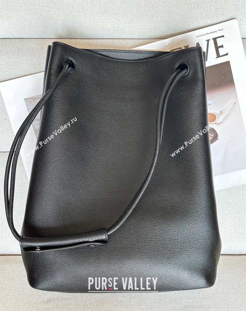 Loewe Large Pebble Hobo Bag in Soft Grained Calfskin Black 2025 9530 (nana-250408030)