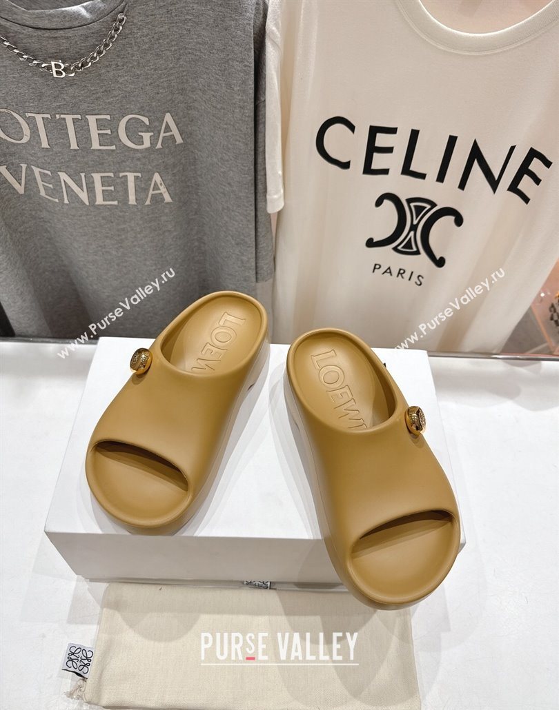 Loewe Foam Rubber Pebble slides sandal Beige 2025 (MD-250605104)