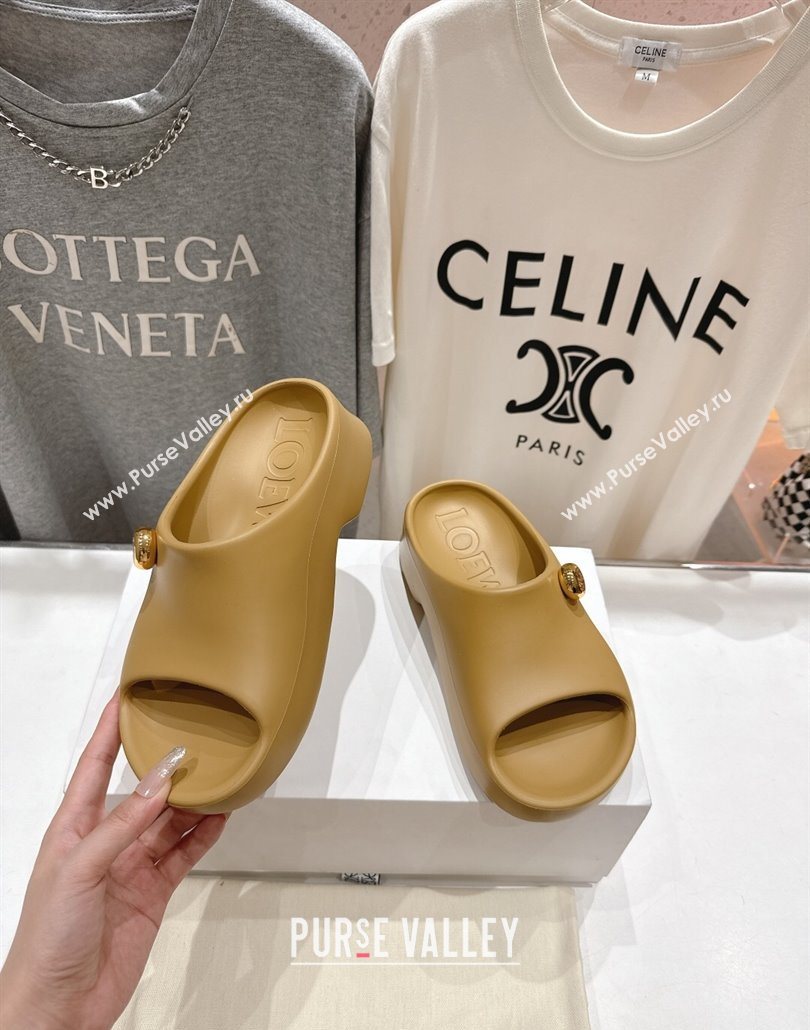 Loewe Foam Rubber Pebble slides sandal Beige 2025 (MD-250605104)