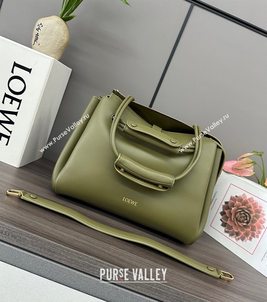 Loewe Medium Madrid bag in supple calfskin Green 2025 052451 (YS-250801044)