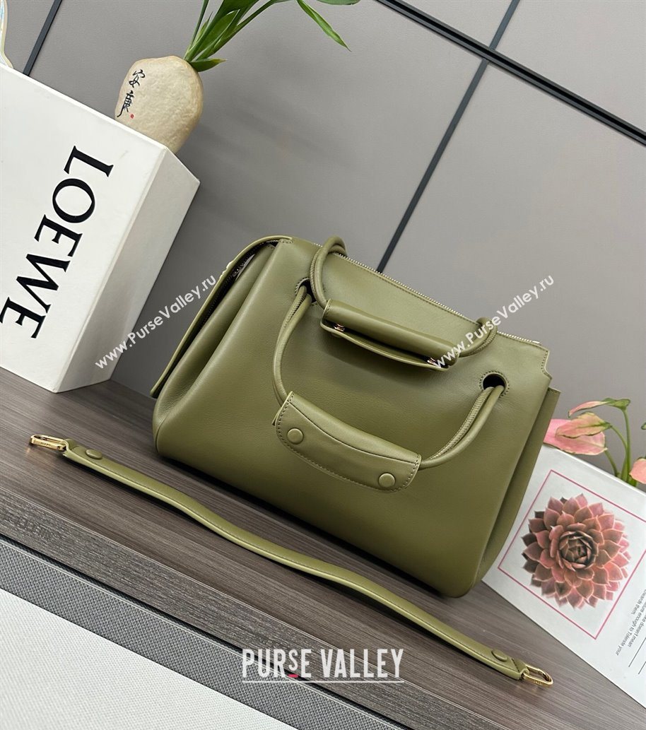 Loewe Medium Madrid bag in supple calfskin Green 2025 052451 (YS-250801044)