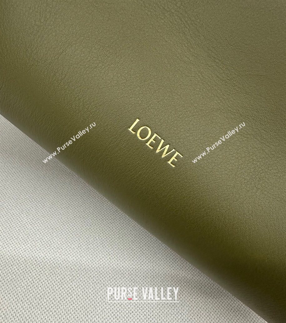 Loewe Medium Madrid bag in supple calfskin Green 2025 052451 (YS-250801044)