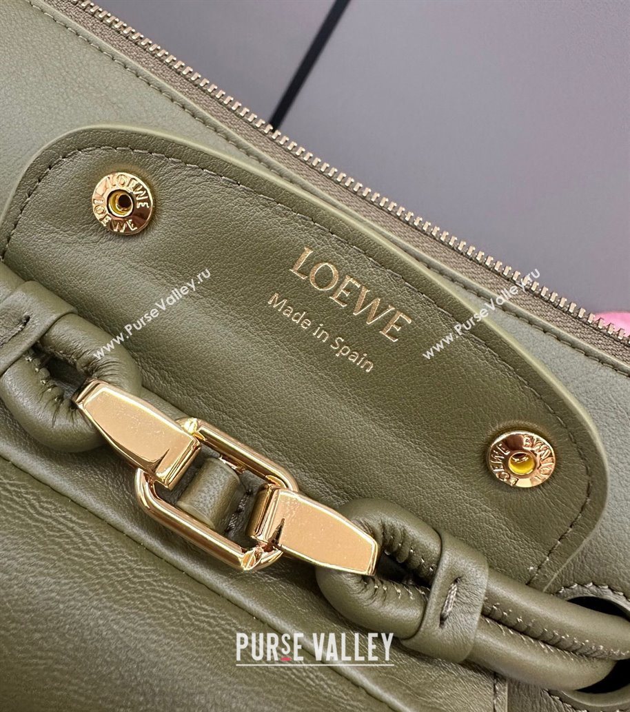 Loewe Medium Madrid bag in supple calfskin Green 2025 052451 (YS-250801044)