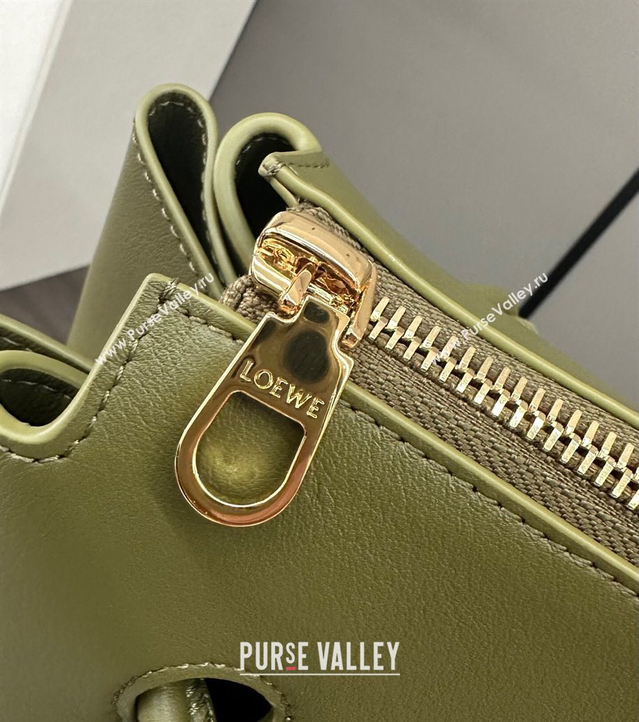 Loewe Medium Madrid bag in supple calfskin Green 2025 052451 (YS-250801044)