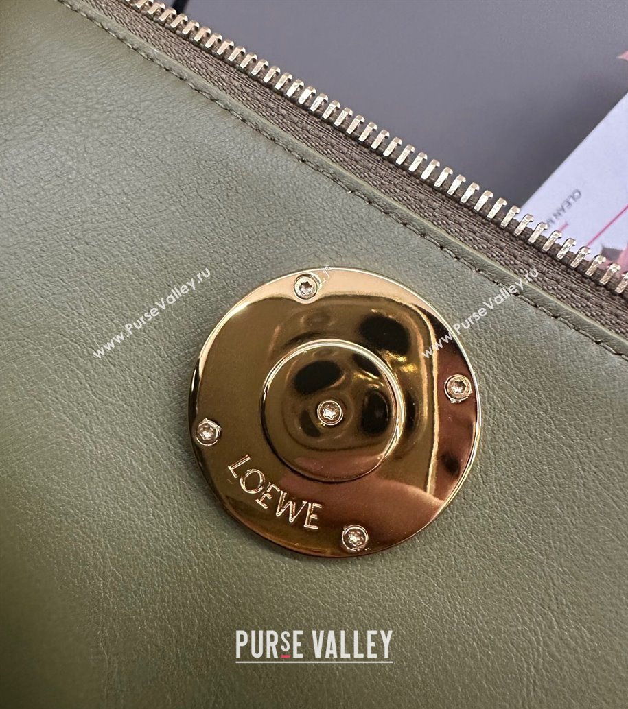 Loewe Medium Madrid bag in supple calfskin Green 2025 052451 (YS-250801044)