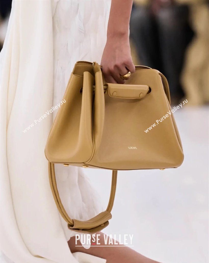 Loewe Medium Madrid bag in supple calfskin Yellow 2025 052451 (YS-250801045)