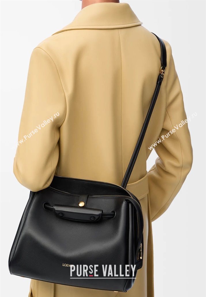 Loewe Medium Madrid bag in supple calfskin Black 2025 052451 (YS-250801046)