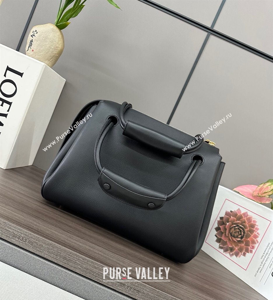 Loewe Medium Madrid bag in supple calfskin Black 2025 052451 (YS-250801046)