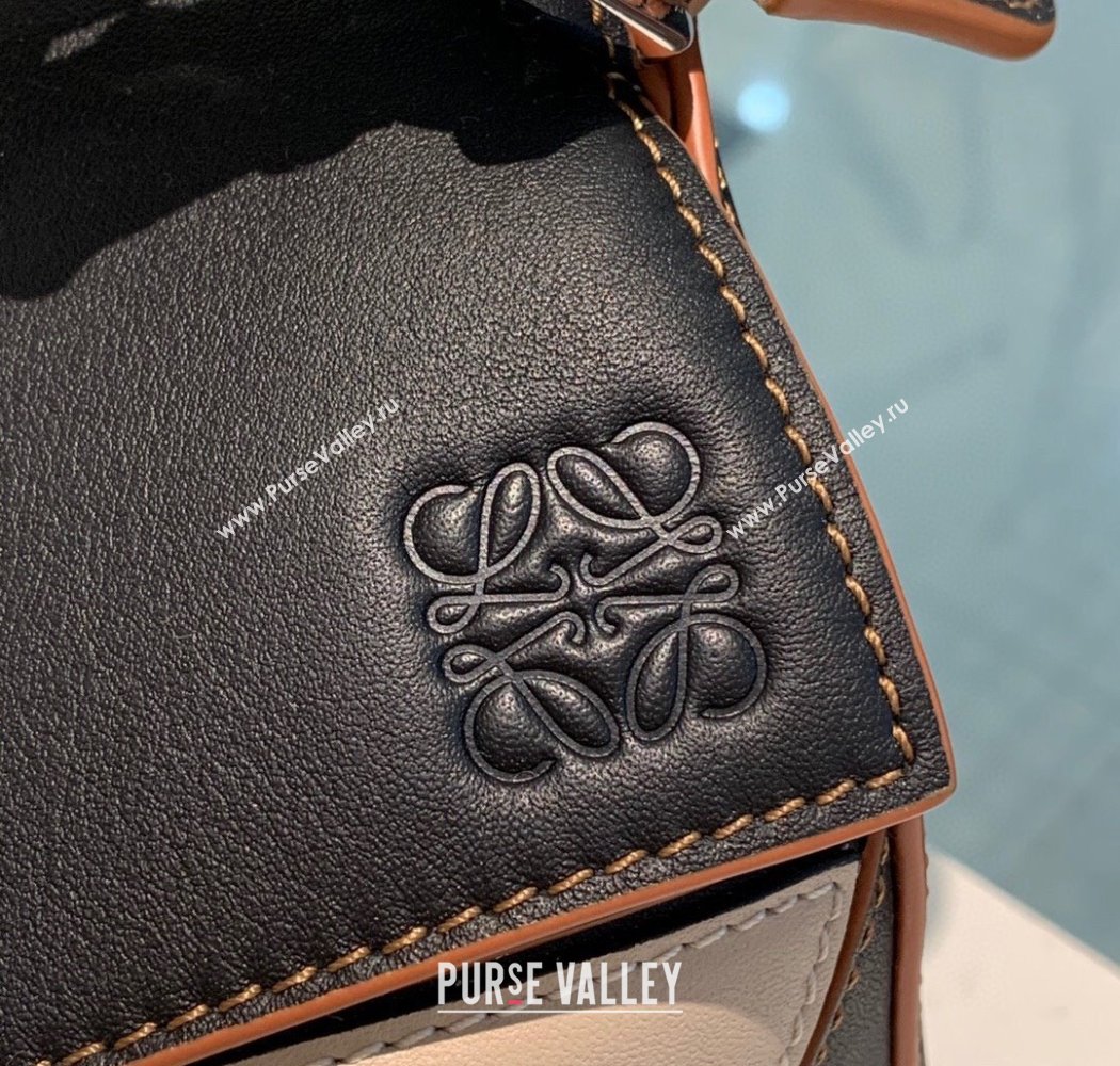 Loewe Small Puzzle bag in nappa calfskin leather with woven handle Black/White 2025 0925 (YS-250925021)