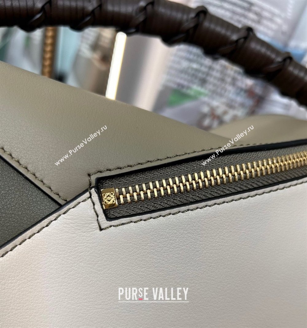 Loewe Small Puzzle bag in nappa calfskin leather with woven handle Green/White 2025 0925 (YS-250925019)