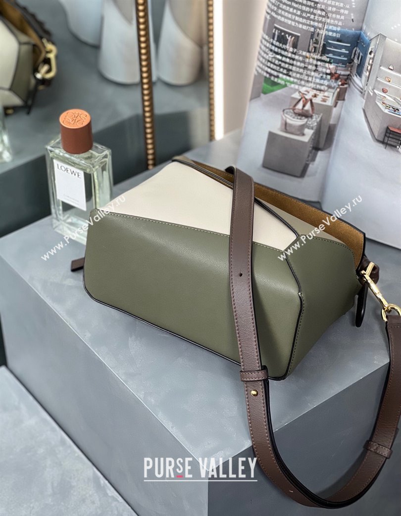 Loewe Small Puzzle bag in nappa calfskin leather with woven handle Green/White 2025 0925 (YS-250925019)