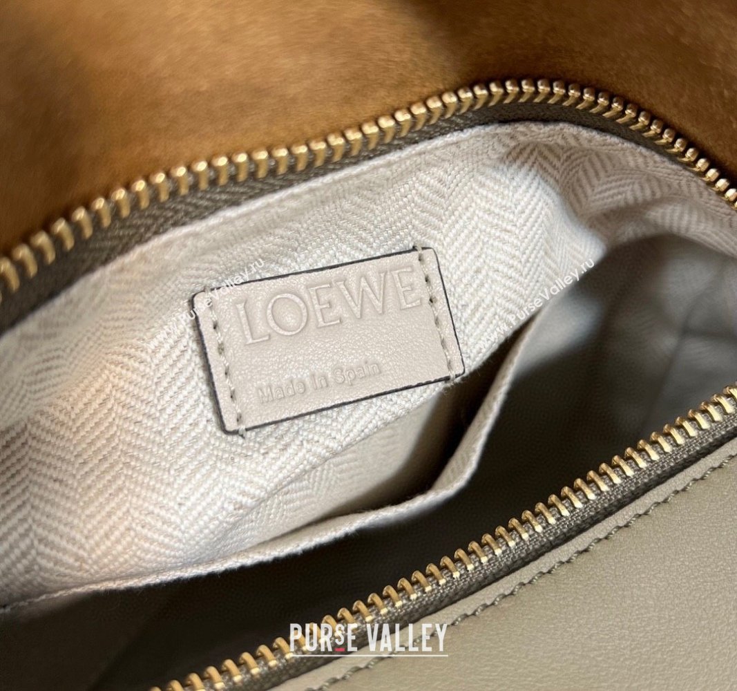 Loewe Small Puzzle bag in nappa calfskin leather with woven handle Green/White 2025 0925 (YS-250925019)