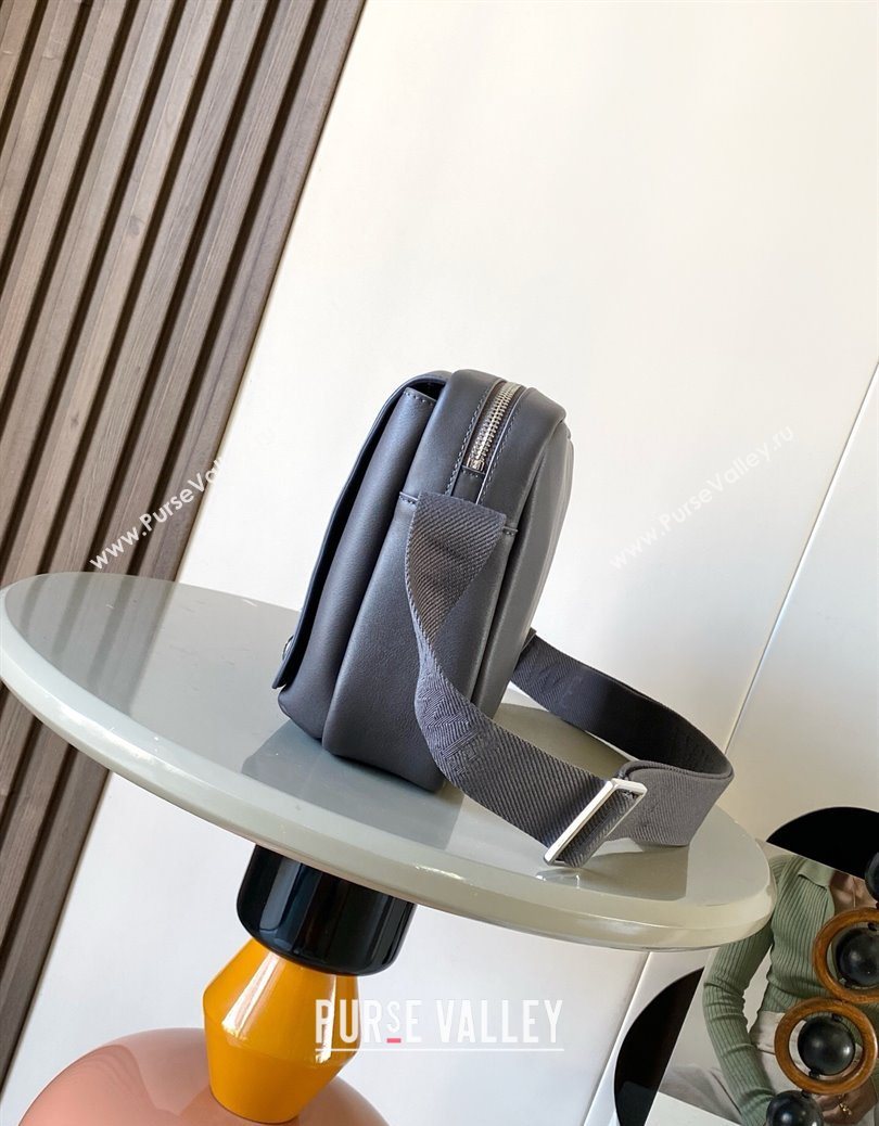 Loewe Medium Pebble messenger bag in smooth calfskin grey 2025 9094 (Ys-251121003)