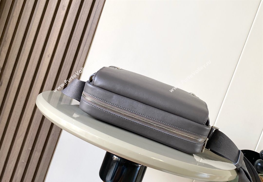 Loewe Medium Pebble messenger bag in smooth calfskin grey 2025 9094 (Ys-251121003)