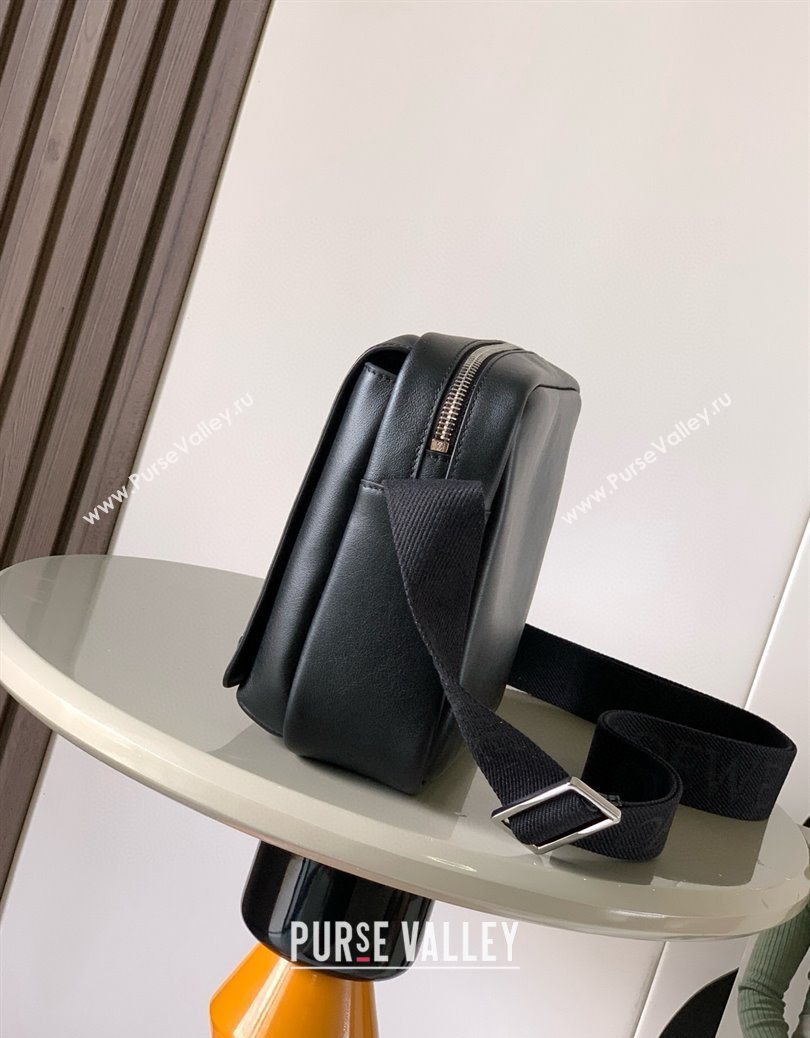 Loewe Medium Pebble messenger bag in smooth calfskin black 2025 9094 (Ys-251121004)