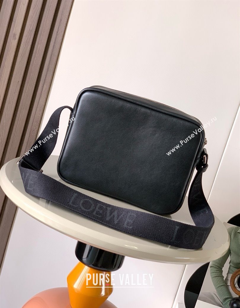 Loewe Medium Pebble messenger bag in smooth calfskin black 2025 9094 (Ys-251121004)