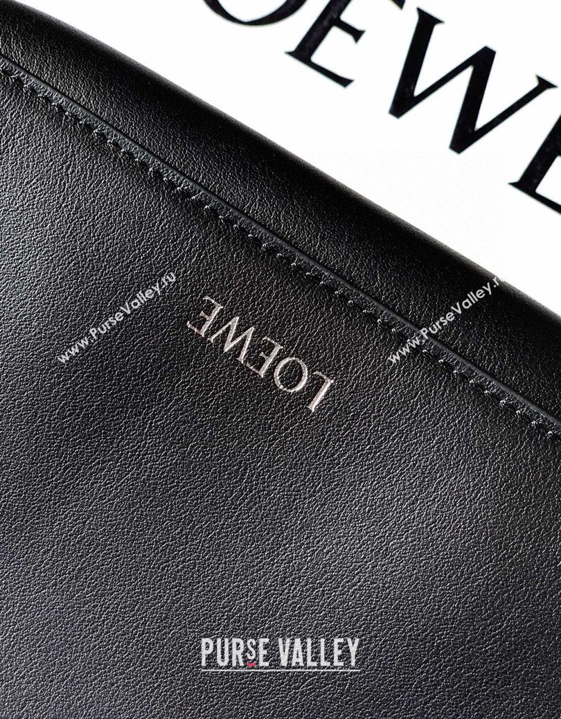 Loewe Medium Pebble messenger bag in smooth calfskin black 2025 9094 (Ys-251121004)