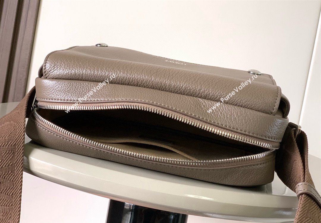 Loewe Medium Pebble messenger bag in supple grained calfskin Moss Green 2025 9094 (Ys-251121005)