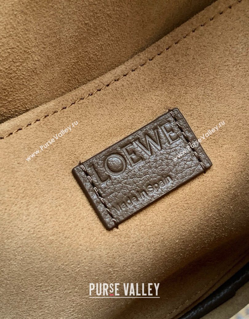 Loewe Medium Pebble messenger bag in supple grained calfskin Moss Green 2025 9094 (Ys-251121005)