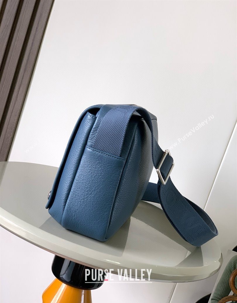 Loewe Medium Pebble messenger bag in supple grained calfskin Indigo Blue 2025 9094 (Ys-251121006)