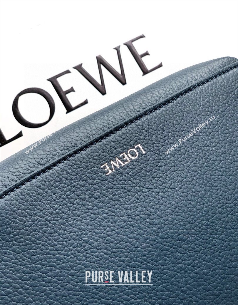 Loewe Medium Pebble messenger bag in supple grained calfskin Indigo Blue 2025 9094 (Ys-251121006)