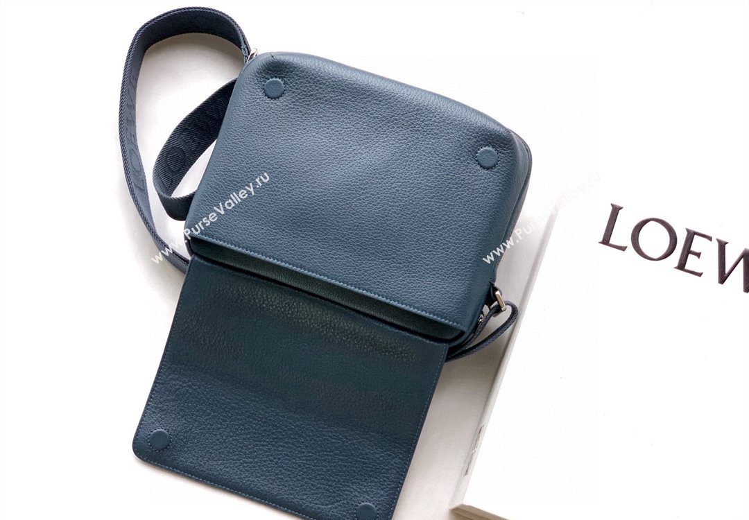 Loewe Medium Pebble messenger bag in supple grained calfskin Indigo Blue 2025 9094 (Ys-251121006)