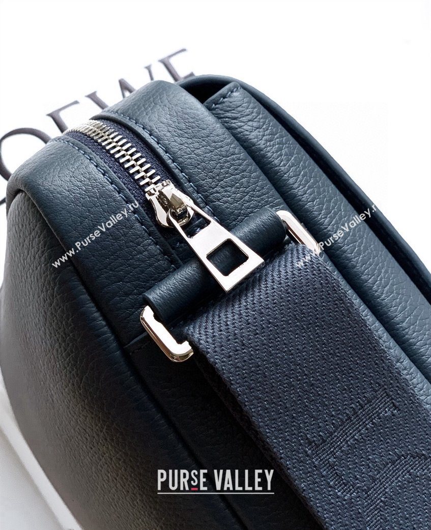 Loewe Medium Pebble messenger bag in supple grained calfskin Indigo Blue 2025 9094 (Ys-251121006)