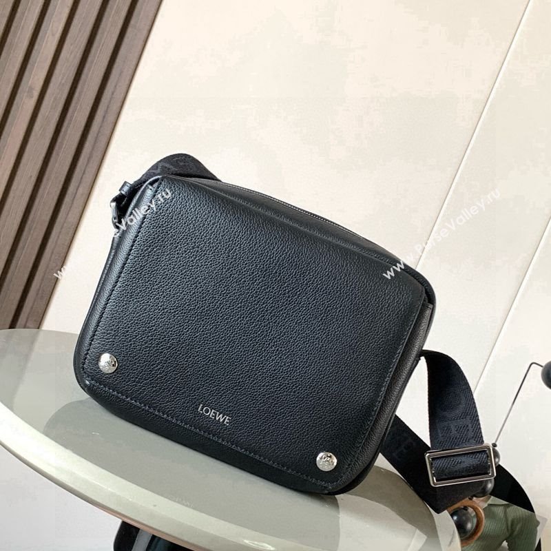 Loewe Medium Pebble messenger bag in supple grained calfskin Black 2025 9094 (Ys-251121007)