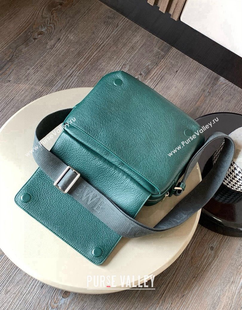 Loewe Medium Pebble messenger bag in supple grained calfskin Green 2025 9094 (Ys-251121008)