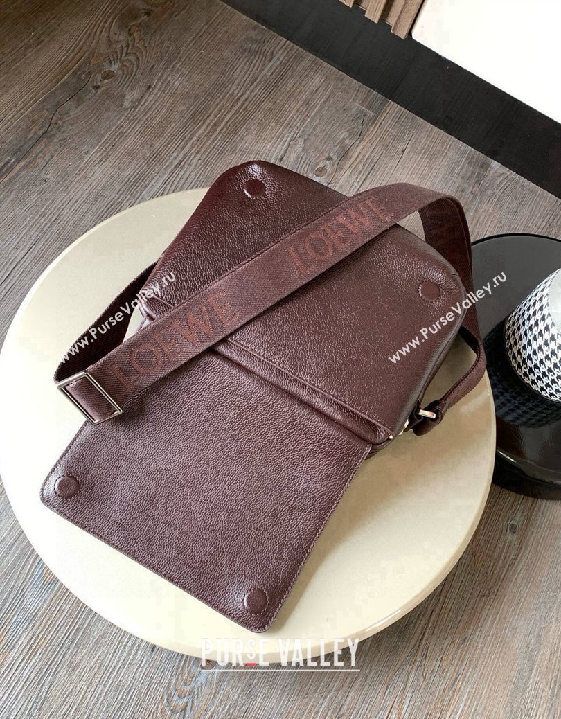 Loewe Medium Pebble messenger bag in supple grained calfskin Cinnabar Red 2025 9094 (Ys-251121009)