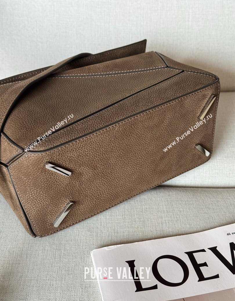 Loewe Small Featherlight Puzzle bag in grained nubuck Tundra 2026 3007-1 (nana-260121061)