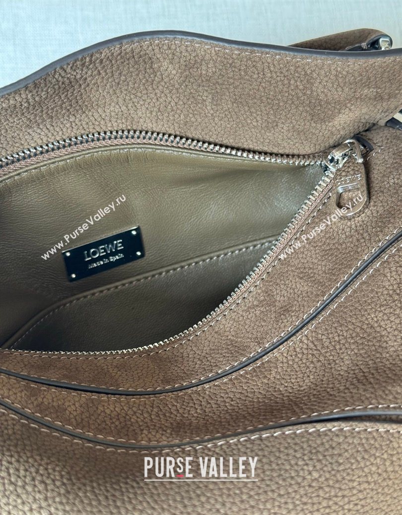 Loewe Small Featherlight Puzzle bag in grained nubuck Tundra 2026 3007-1 (nana-260121061)