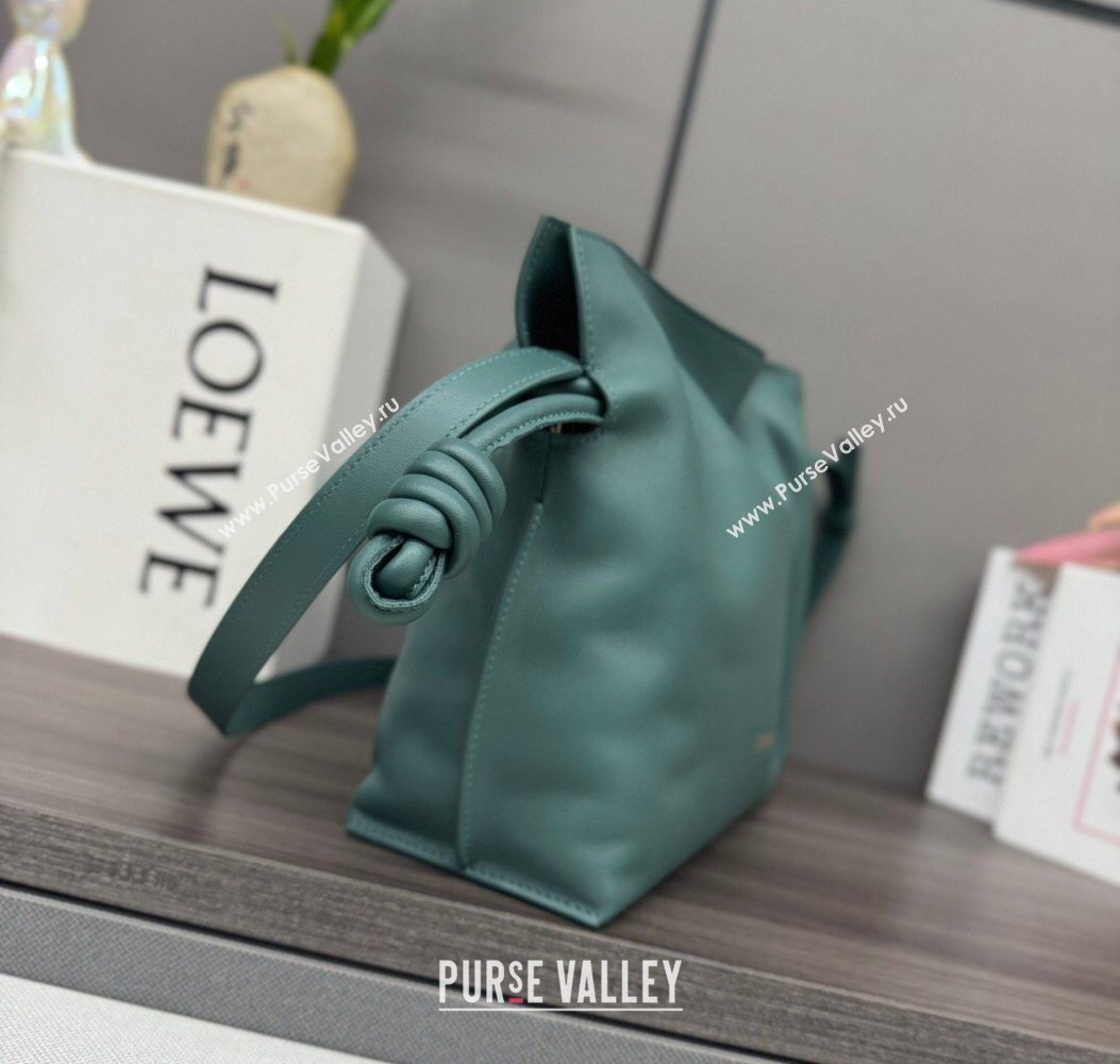 Loewe Flamenco Medium Clutch in Nappa Calfskin Leather Vetiver Green 2026 262386 (Ys-260121070)