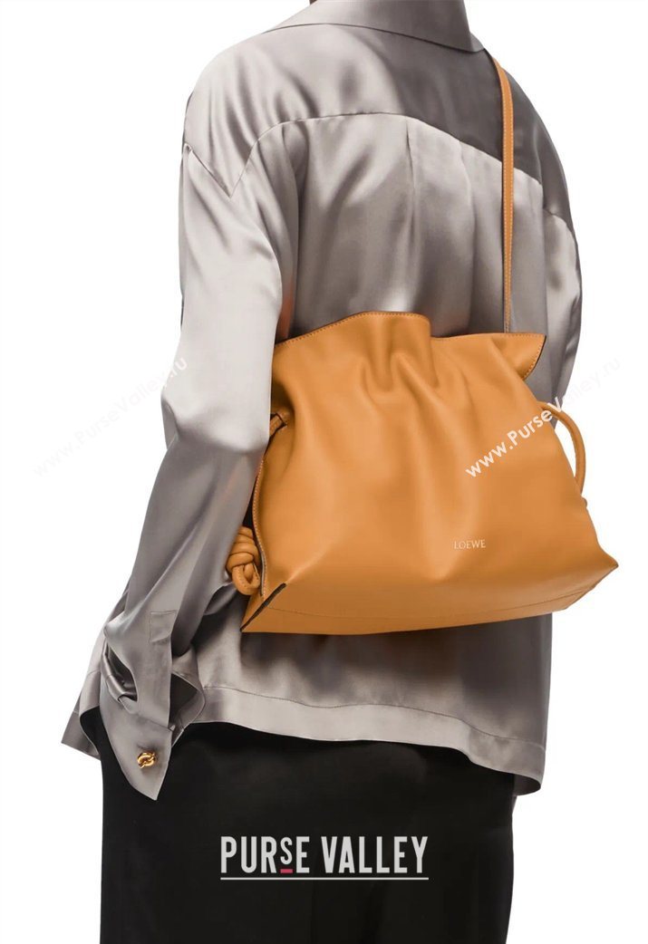 Loewe Flamenco Medium Clutch in Nappa Calfskin Leather Warm Desert Yellow 2026 262386 (Ys-260121074)