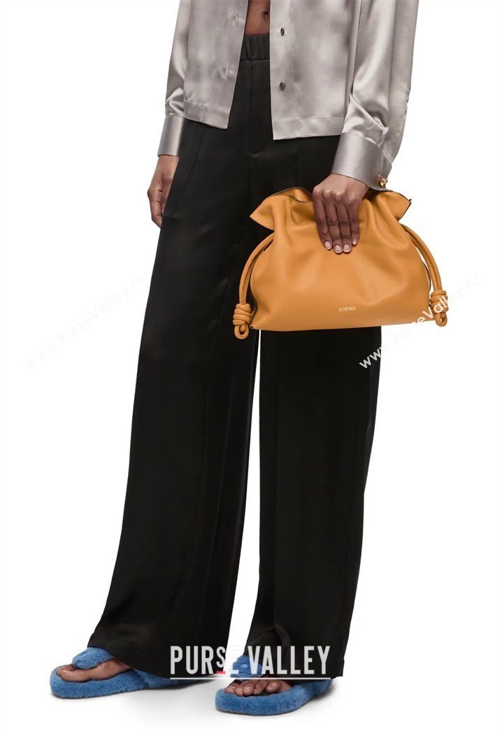 Loewe Flamenco Medium Clutch in Nappa Calfskin Leather Orange 2026 262386 (Ys-260121077)