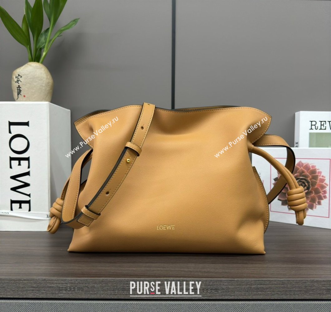 Loewe Flamenco Medium Clutch in Nappa Calfskin Leather Warm Desert Yellow 2026 262386 (Ys-260121074)