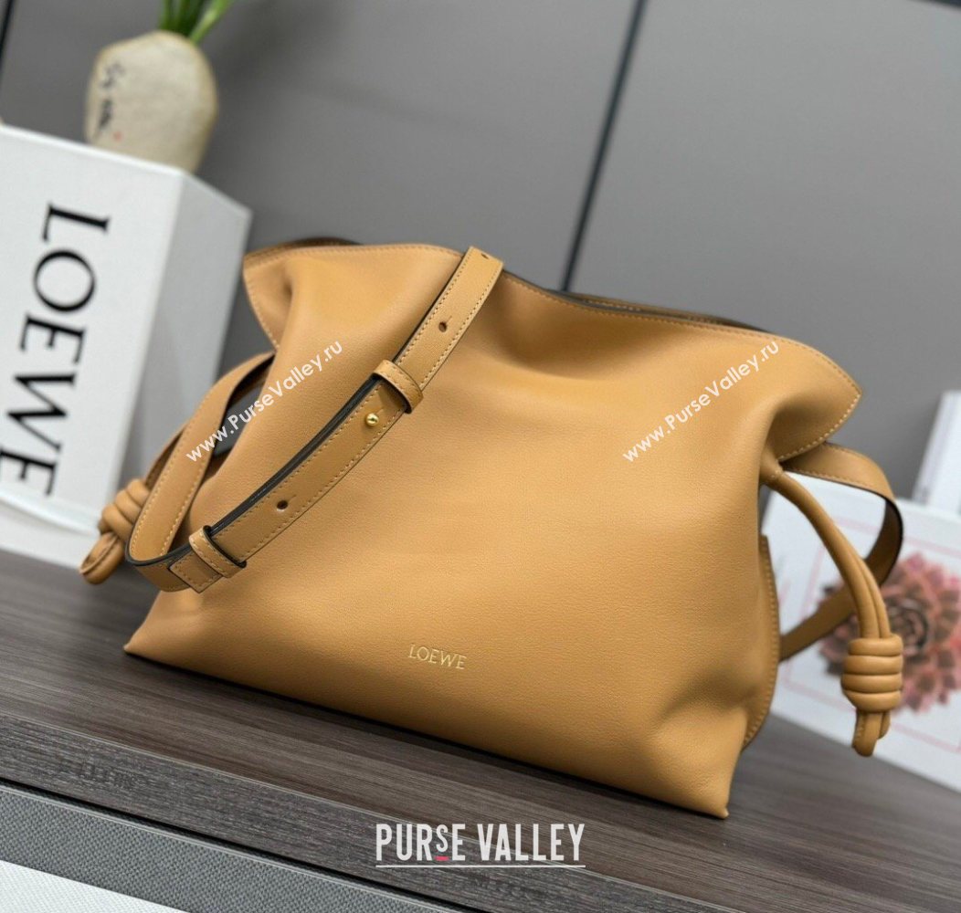 Loewe Flamenco Medium Clutch in Nappa Calfskin Leather Warm Desert Yellow 2026 262386 (Ys-260121074)