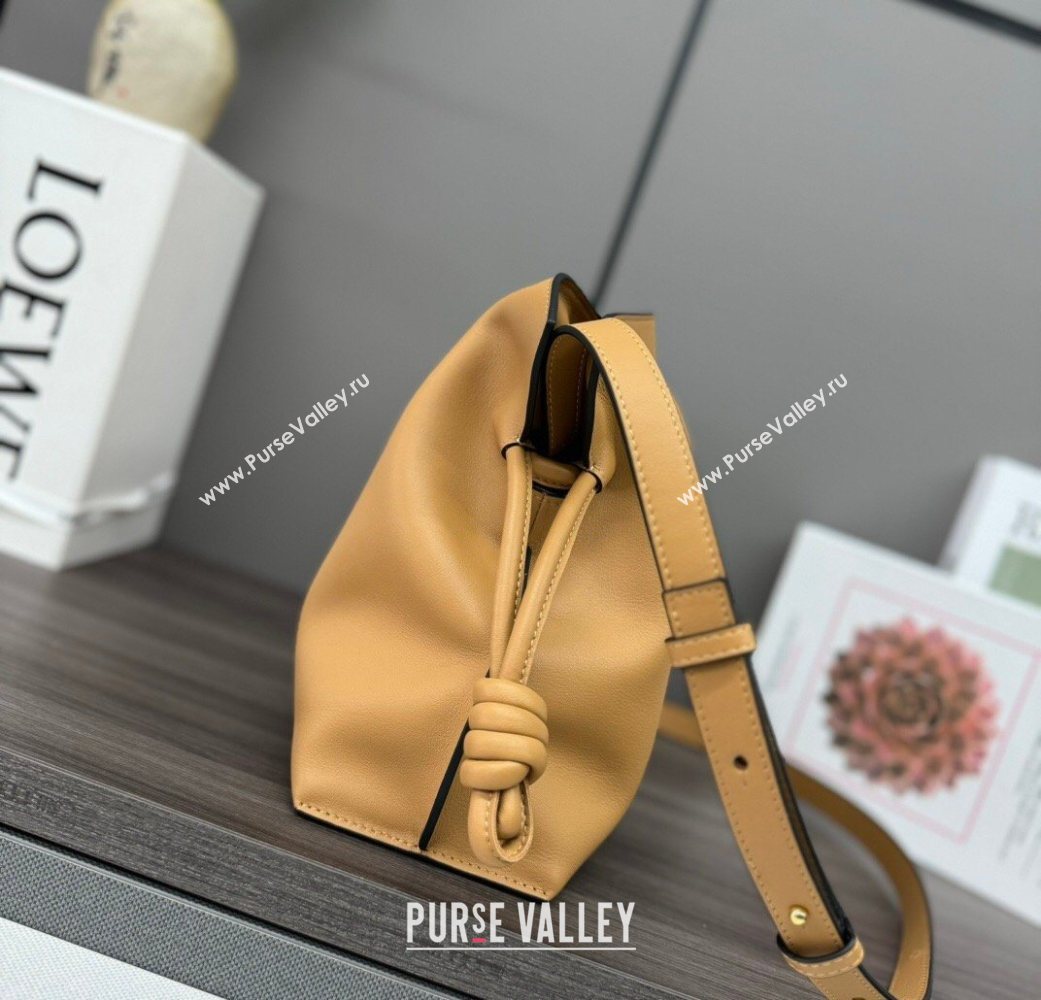 Loewe Flamenco Medium Clutch in Nappa Calfskin Leather Warm Desert Yellow 2026 262386 (Ys-260121074)